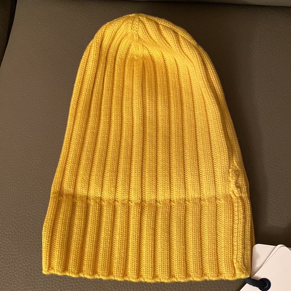 NEW Auth. MONCLER beanie, skull logo wool HAT ONE SZ FITS ALL; UNISEX - Picture 9 of 16